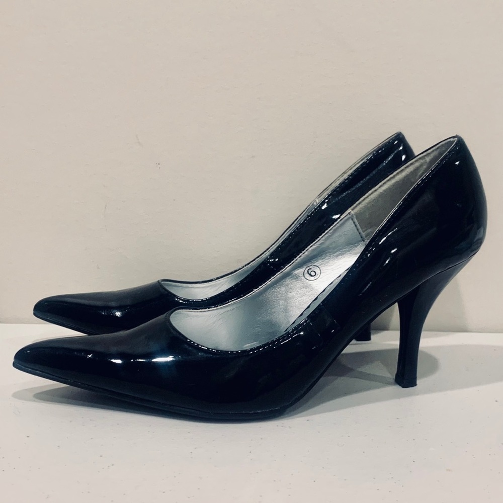 🛍2/$25 Joy & Peace low heel pumps